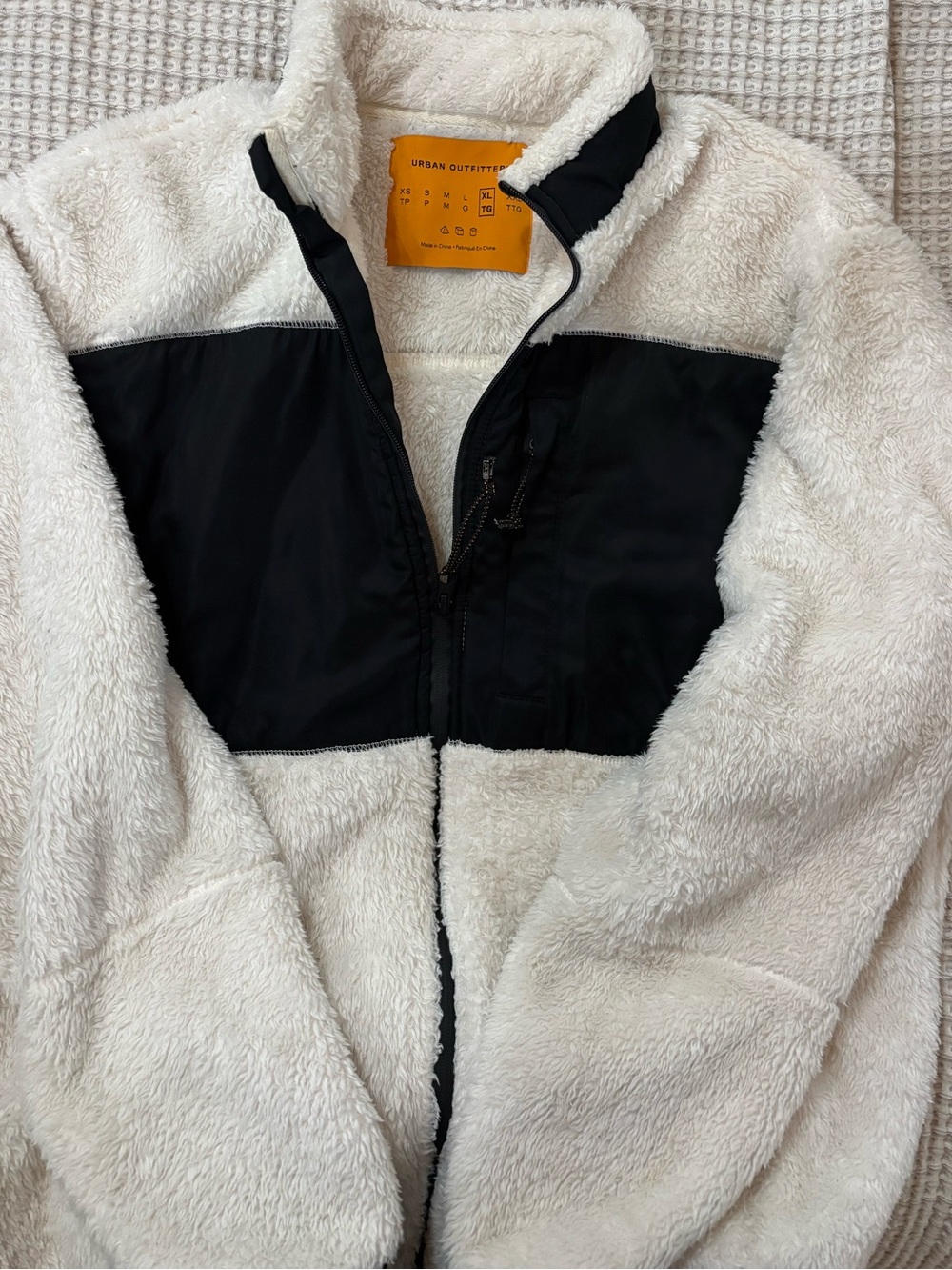 Urban Outfitters Cream & Black Sherpa Zip Jacket size XL